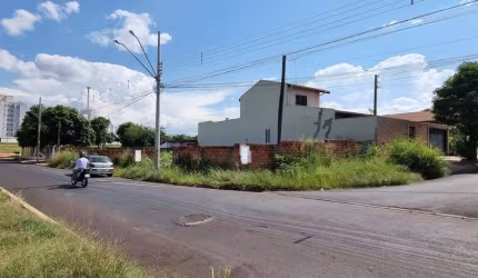 Terreno de Esquina Comercial