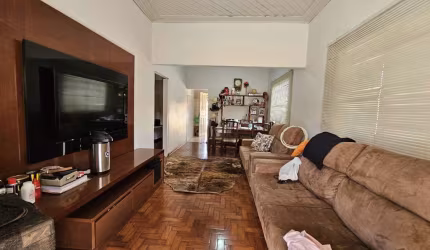 Casa com 2 dormitórios à venda, 133 m² por R$ 310.000 - Centro - Barretos/SP