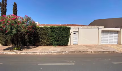 Casa com 4 dormitórios à venda, 400 m² por R$ 900.000,00 - Primavera - Barretos/SP