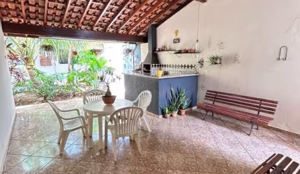 Casa com 3 dormitórios à venda, 228 m² por R$ 680.000,00 - Marília - Barretos/SP