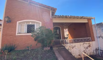 Casa com 3 dormitórios à venda, 248 m² por R$ 350.000 - Centro - Barretos/SP
