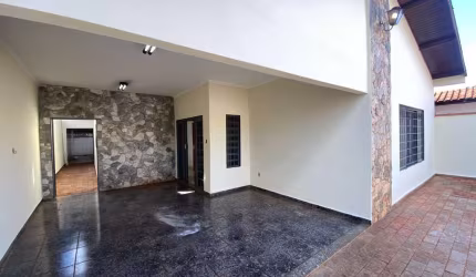 Casa com 3 dormitórios para alugar, 123 m² por R$ 3.245,00/mês - Jockey Clube - Barretos/SP