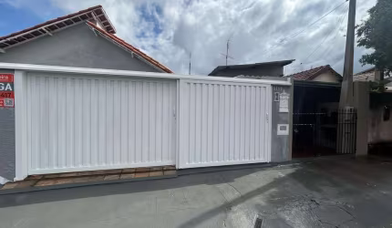 Casa com 3 dormitórios para alugar, 72 m² por R$ 1.655,00/mês - Flosi - Barretos/SP