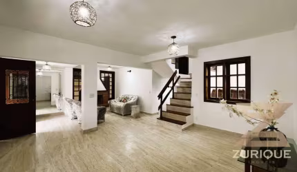 Casa com 3 dormitórios à venda, 250 m² por R$ 1.200.000,00 - Alto Capivari - Campos do Jordão/SP