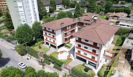 Apartamento com 3 dormitórios à venda, 89 m² por R$ 690.000,00 - V Iara - Campos do Jordão/SP