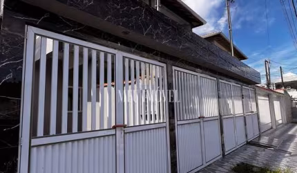Casa Sobreposta à venda na Vila Antártica - Praia Grande - SP: