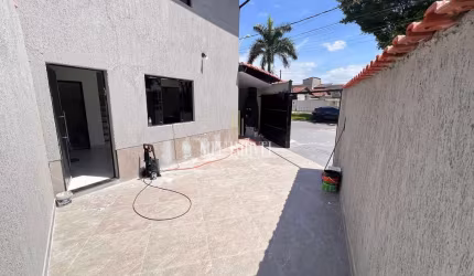 Sobrado Padrão à venda no Tude Bastos - Praia Grande - SP: