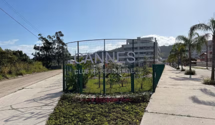 Lindo apto novo em condomínio club