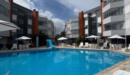 Lindo apartamento com pequena vista do Mar