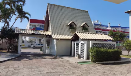 Apartamento em condomínio a 90 metros - Praia Dos Ingleses