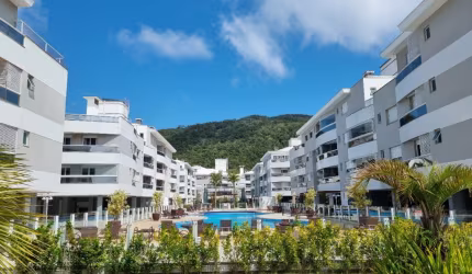 Lindo apartamento em condomínio Club