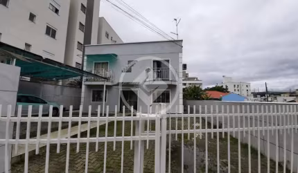 MC_APARTAMENTO NO BAIRRO PAGANI COM 3 QUARTOS, 1 BANHEIRO, 2 VAGAS DE GARAGEM, COM 77 M². À VENDA NA PALHOÇA, BAIRRO PAGANI 2 codigo: 32334