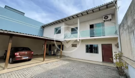 Casa a venda com 3 quartos, terreno amplo localizado no bairro Rio Caveiras em Biguaçu-SC codigo: 42531