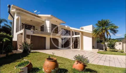 Residência de Luxo com Cinco Quartos, Piscina e Acabamentos Premium codigo: 58036