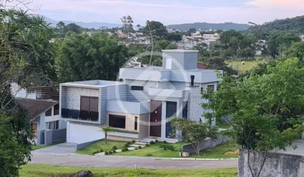 Casa 4 Dormitórios em Condomínio codigo: 65414