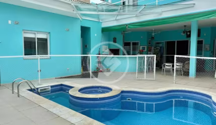 Casa Duplex com piscina em Jurerê Internacional codigo: 69134