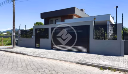 Linda casa nova a 500 metros da praia codigo: 70366