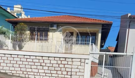 Casa com 03 dormitórios, 01 suite, edicula e quintal codigo: 79994
