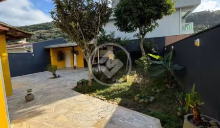 Casa a venda no Centro de Porto Belo! codigo: 93445