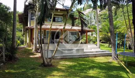 Casa localizada na Praia Mole codigo: 99938