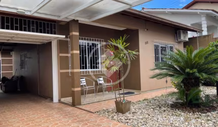 Casa localizado em Forquilhas codigo: 99983