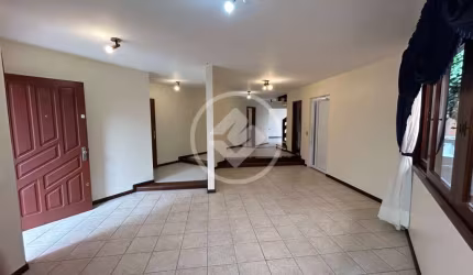 Casa Clássica com Elevador no Santa Mônica codigo: 105327