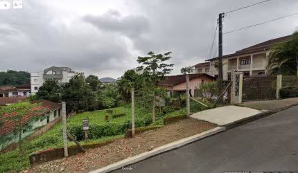 TERRENO NO BAIRRO SAGUAÇU.