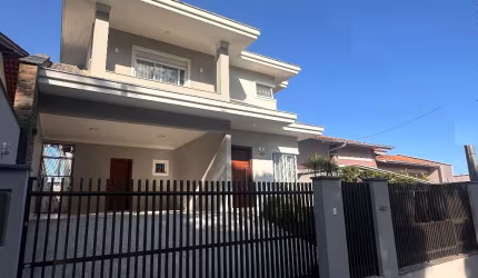 Sobrado de alto padrão no Floresta