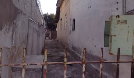 CASA COM SALAO COMERCIAL NO CENTRO DE SUZANO