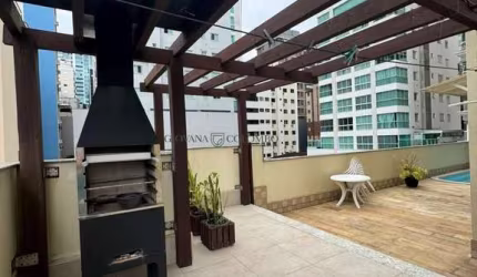 Apartamento diferenciado e  mobiliado próximo ao mar - Meia Praia-SC