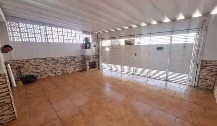 Casa para venda com 175 m2  - 2 quartos e 1 edícula.