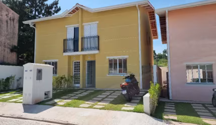 Casa de condomínio com 3 quartos 1 Suíte - 2 vagas - 90 m²