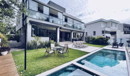 Casa Cond. Alphaville G.V