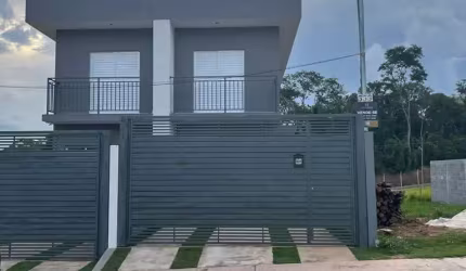 Casa á venda pronta pra morar - Cotia/ 3 dormitórios - 1 suíte - 2 banheiros - 2 vagas