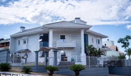 Casa para comprar  340m² por R$2.950.000,00