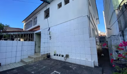 Duplex no bairro das graças proximo ao parque.