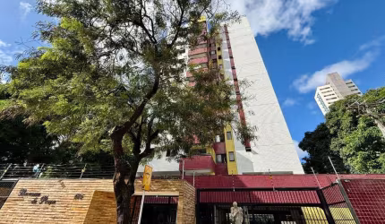 EXCELENTE APARTAMENTO MOBILIADO PR&#211;XIMO DA PRA&#199;A DE CASA FORTE