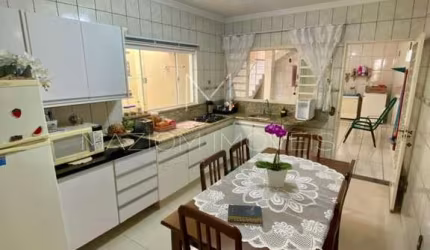 Casa para Venda em Várzea Paulista, Vila Tupi, 2 dormitórios, 1 suíte, 2 banheiros, 3 vagas