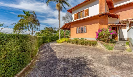 Casa com 4 quartos em condomínio no Quebra Frascos, Teresópolis.