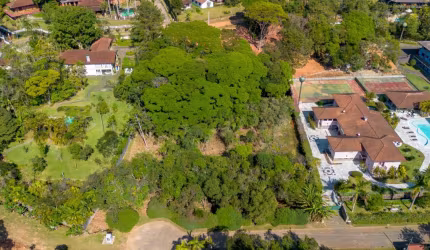 Lote em condomínio no Comary, Teresópolis.
