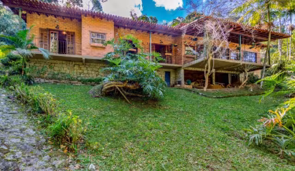 Casa 3 quartos em condomínio no Quebra Frascos, Teresópolis.