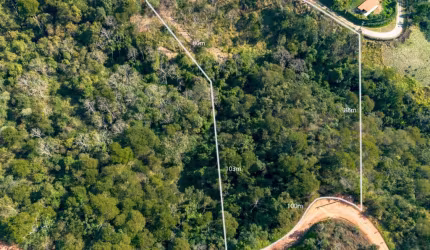 Lote em condomínio no Cuiabá, Petrópolis.