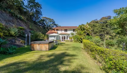 Casa com 4 quartos em condomínio em Secretário, Petrópolis.