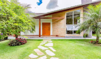 Casa com 4 quartos em condomínio na Prata, Teresópolis.