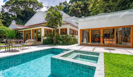 Casa com 4 quartos em Araras, Petrópolis.