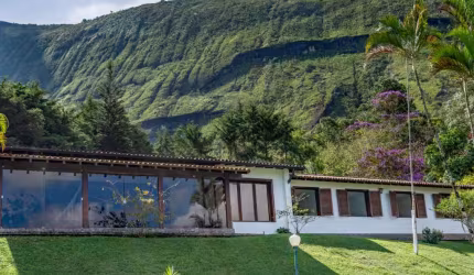 Casa com 5 quartos em condomínio Araras, Petrópolis.