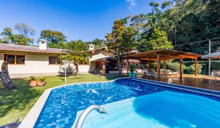 Casa 3 quartos em Quebra Frascos, Teresópolis.