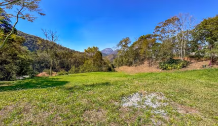 Terreno em condomínio em Itaipava, Petrópolis.