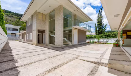 Casa com 6 quartos em condomínio no Quebra Frascos, Teresópolis