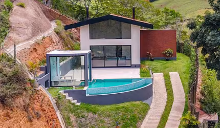 Casa com 3 quartos em Secretário, Petrópolis